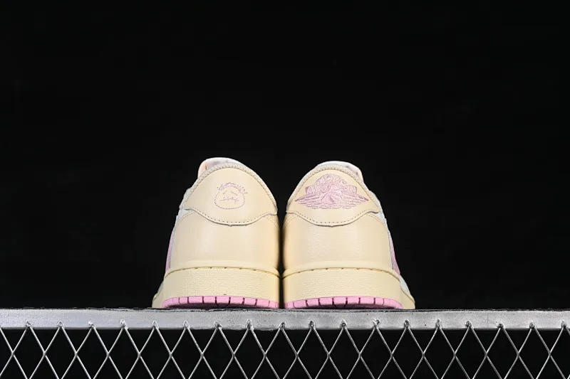 All categories Air Jordan Jordan series basketball shoes Air Jordan 1 Low pure original version Travis Scott x Air Jordan 1 Low OG AJ1 Joe 1 undercut low IQ7604-100